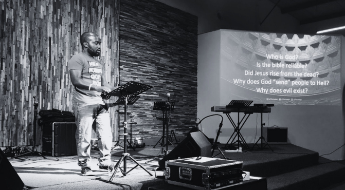 Blaze preaching on apologetics